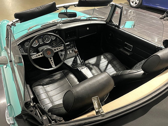 MG MGB 9 of 12