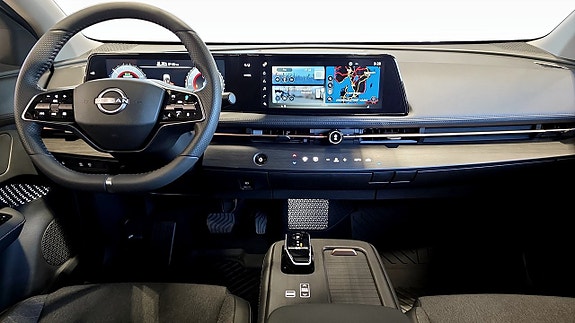 Nissan Ariya 4 of 15