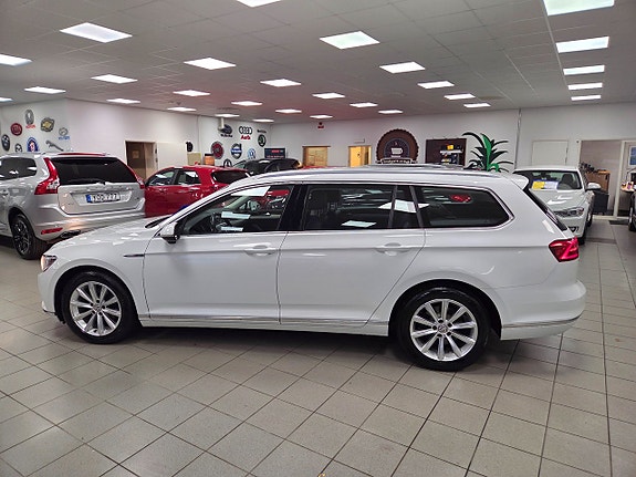 Volkswagen Passat 3 of 5