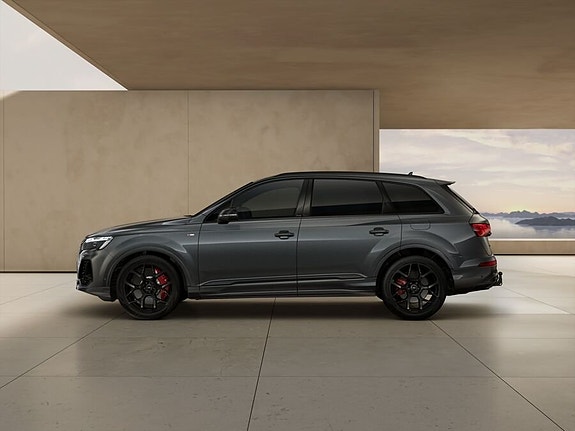 Audi Q7 2 of 5