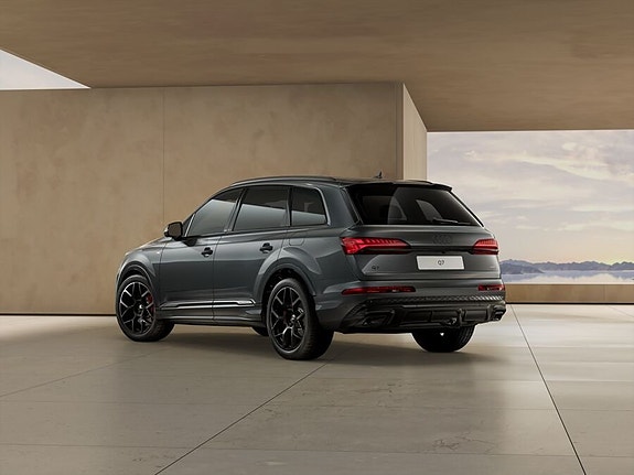 Audi Q7 4 of 5