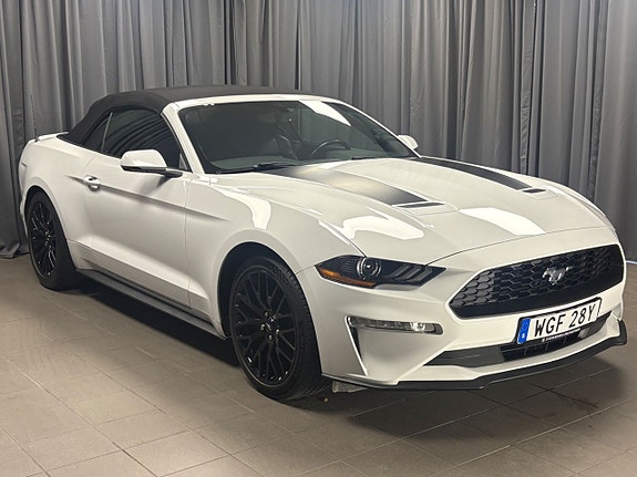 Ford Mustang 6 of 28