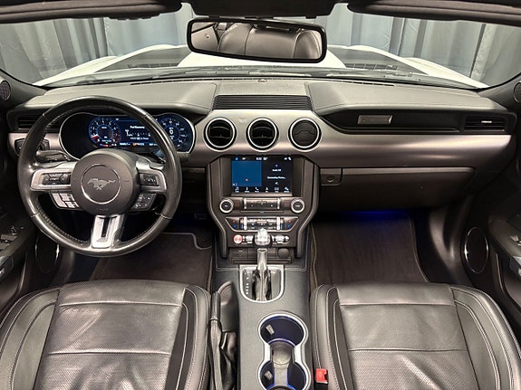 Ford Mustang 24 of 28