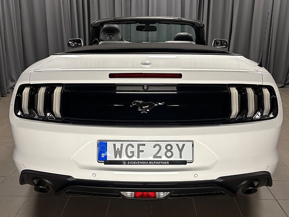 Ford Mustang 12 of 28