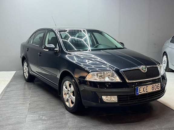 Skoda Octavia 2 of 5