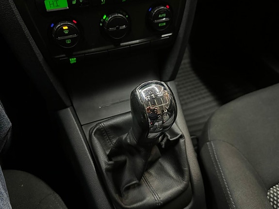 Skoda Octavia 12 of 14