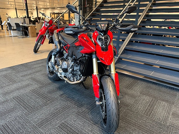 Ducati Hypermotard V2 2 of 9