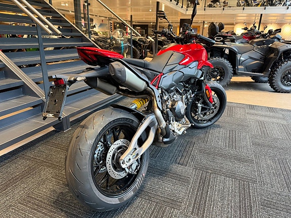 Ducati Hypermotard V2 3 of 9