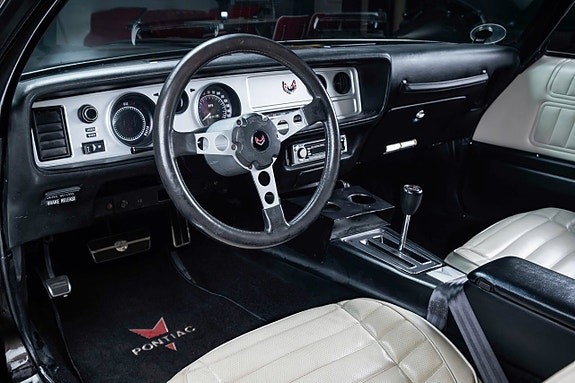 Pontiac Firebird 7 of 17