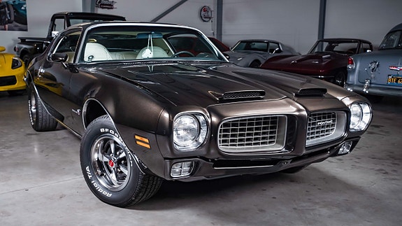 Pontiac Firebird 2 of 5