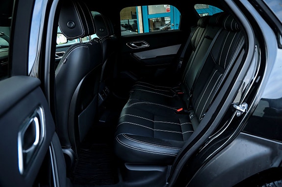 Land Rover Range Rover Velar 15 of 23
