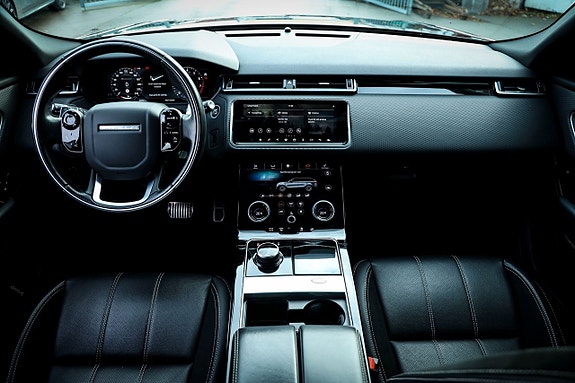 Land Rover Range Rover Velar 12 of 23