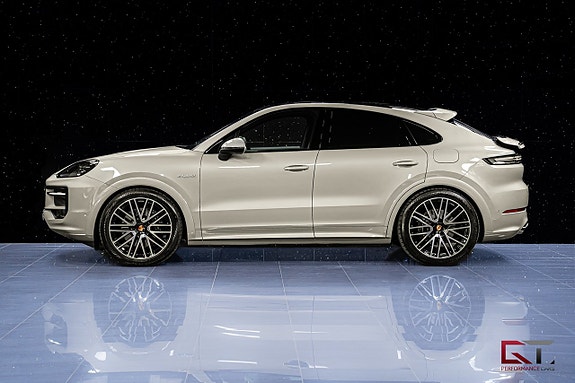 Porsche Cayenne 5 of 5