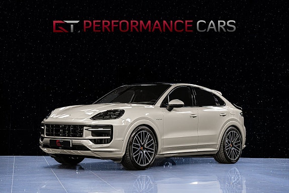 Porsche Cayenne 3 of 5