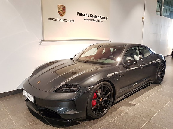 Porsche Taycan 4S 2 of 5