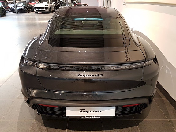 Porsche Taycan 4S 5 of 5
