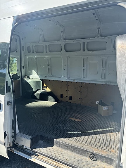 Ford Transit 2 of 6