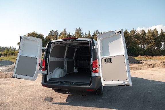 Mercedes-Benz eVito 112 9 of 11