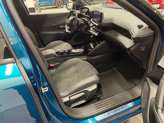 Peugeot 2008 4 of 5