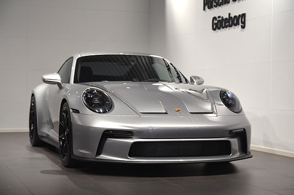 Porsche 911 GT3 2 of 5