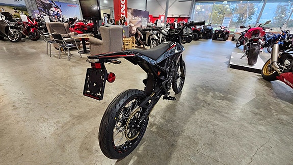 Rieju e-Tango El Supermotard EU45 11 of 12