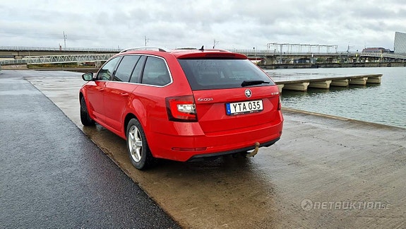 Skoda Octavia 3 of 5