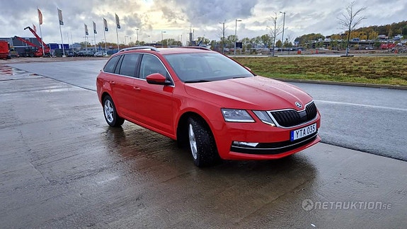 Skoda Octavia 2 of 5
