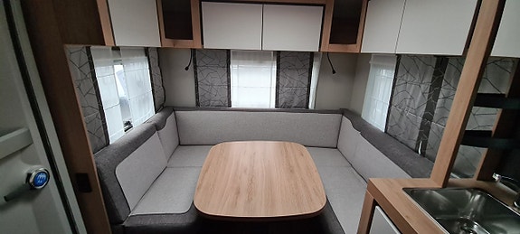 Knaus 450 FU Sport "Golvvärme" 3 of 6