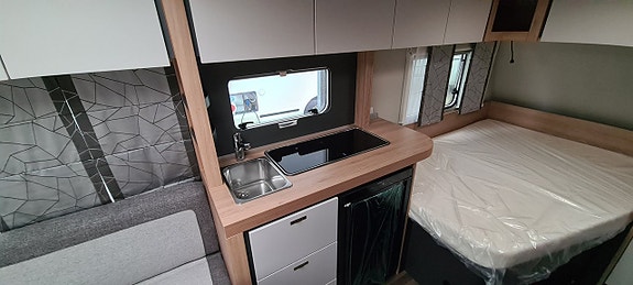 Knaus 450 FU Sport "Golvvärme" 4 of 6