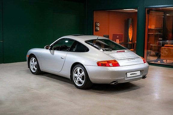 Porsche 911 3 of 5