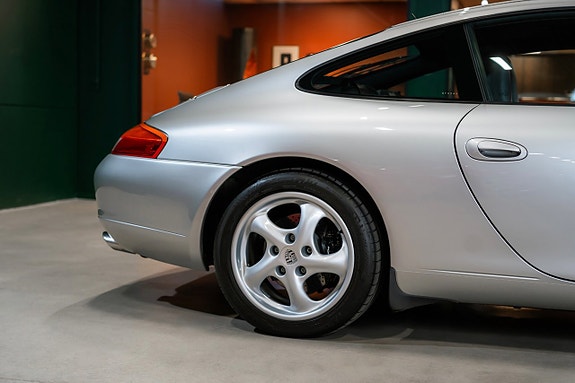Porsche 911 6 of 26