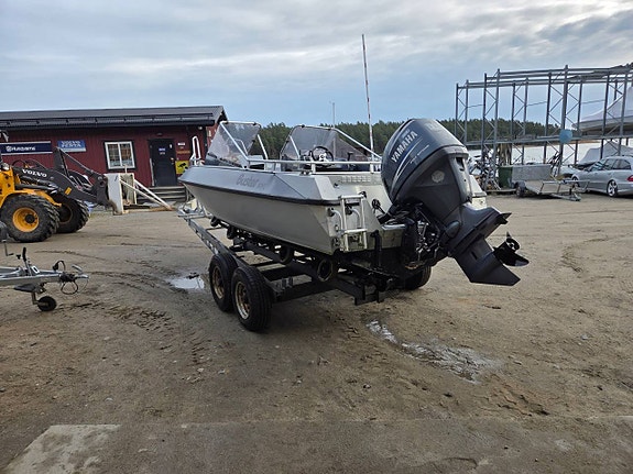 Buster XXL Yamaha 115 hk