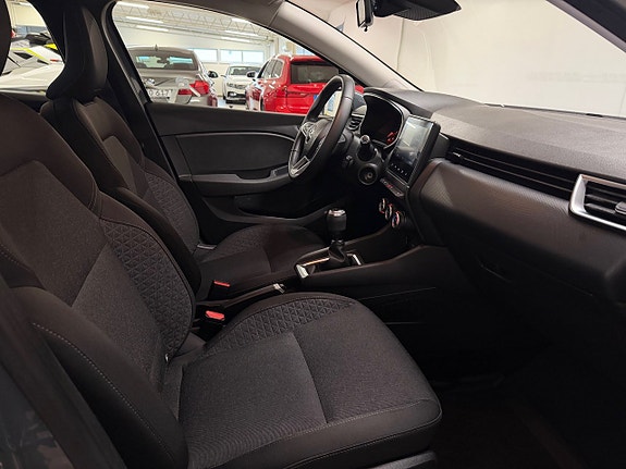 Renault Clio 10 of 12