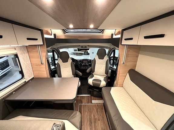Knaus L!VE WAVE PLATINUM SELECTION 700 MEG 5 of 5
