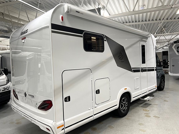 Knaus L!VE WAVE PLATINUM SELECTION 700 MEG 2 of 5