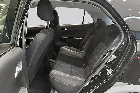 Kia Picanto 9 of 18