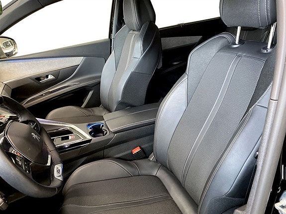 Peugeot 5008 5 of 17