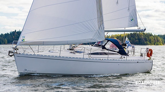 Delphia  D37 | Volvo Penta D1-30B