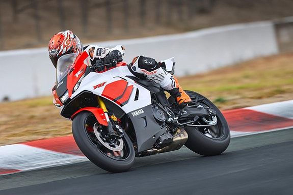 Yamaha R7 ANNIVERSARY ABS DEMO SPARA 12000kr TAIL TIDY 26 mil yzf r7 8 of 8