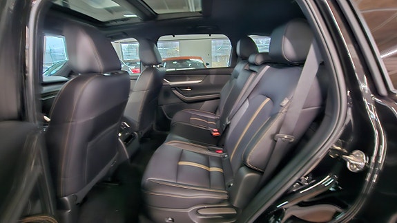 Mazda CX-80 8 of 12