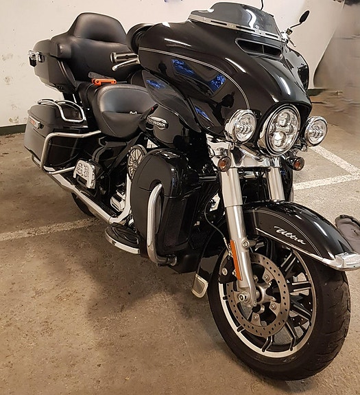 Harley-Davidson Electra Glide Ultra Classic 4 of 6