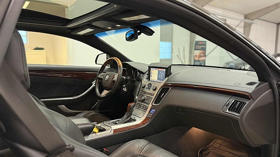 Cadillac CTS 18 of 27