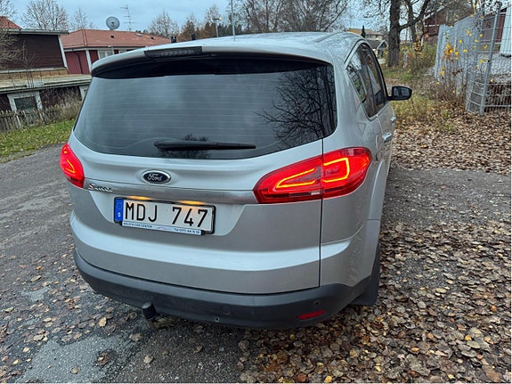 Ford S-MAX 2 of 5