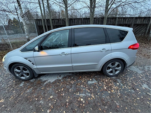 Ford S-MAX 3 of 5