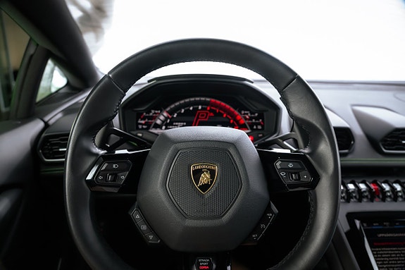 Lamborghini Huracan 9 of 20