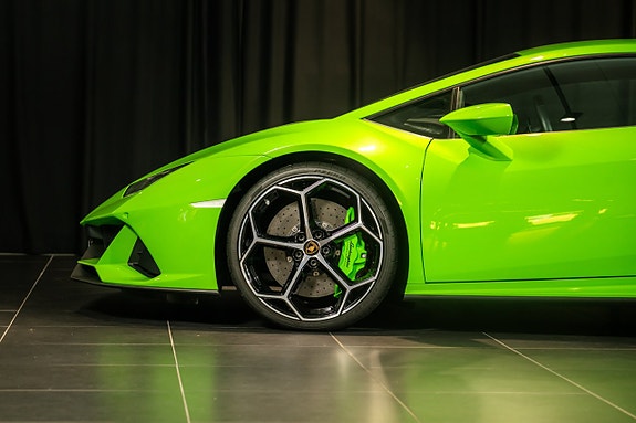 Lamborghini Huracan 16 of 20