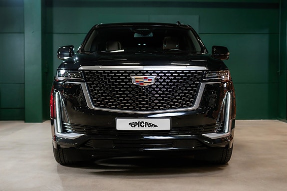 Cadillac Escalade 6 of 27