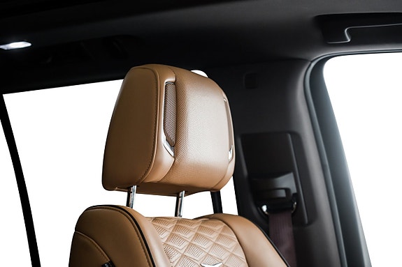 Cadillac Escalade 27 of 27