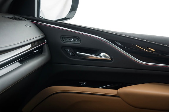 Cadillac Escalade 20 of 27