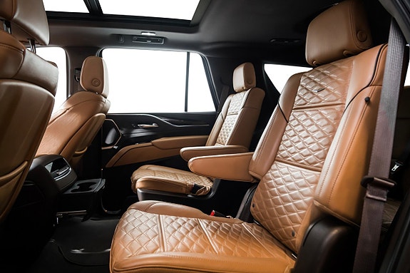 Cadillac Escalade 22 of 27